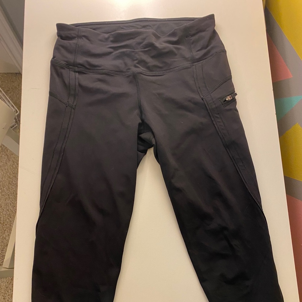 Lululemon leggings with side pocket